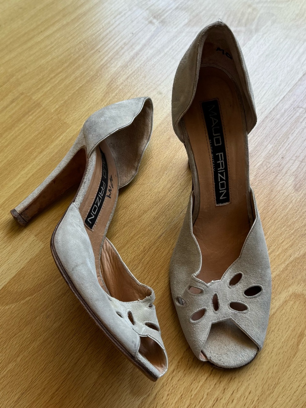 Vintage Maud Frizon creamy grey suede heels
